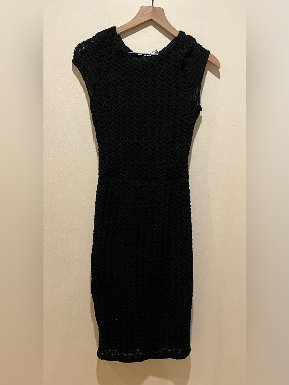 Aqua Brand Black Short Sleeve Midi Bodycon Dress - Women’s Size Large